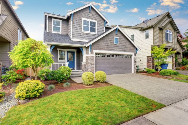 Curb Appeal Landscaping in Suwanee